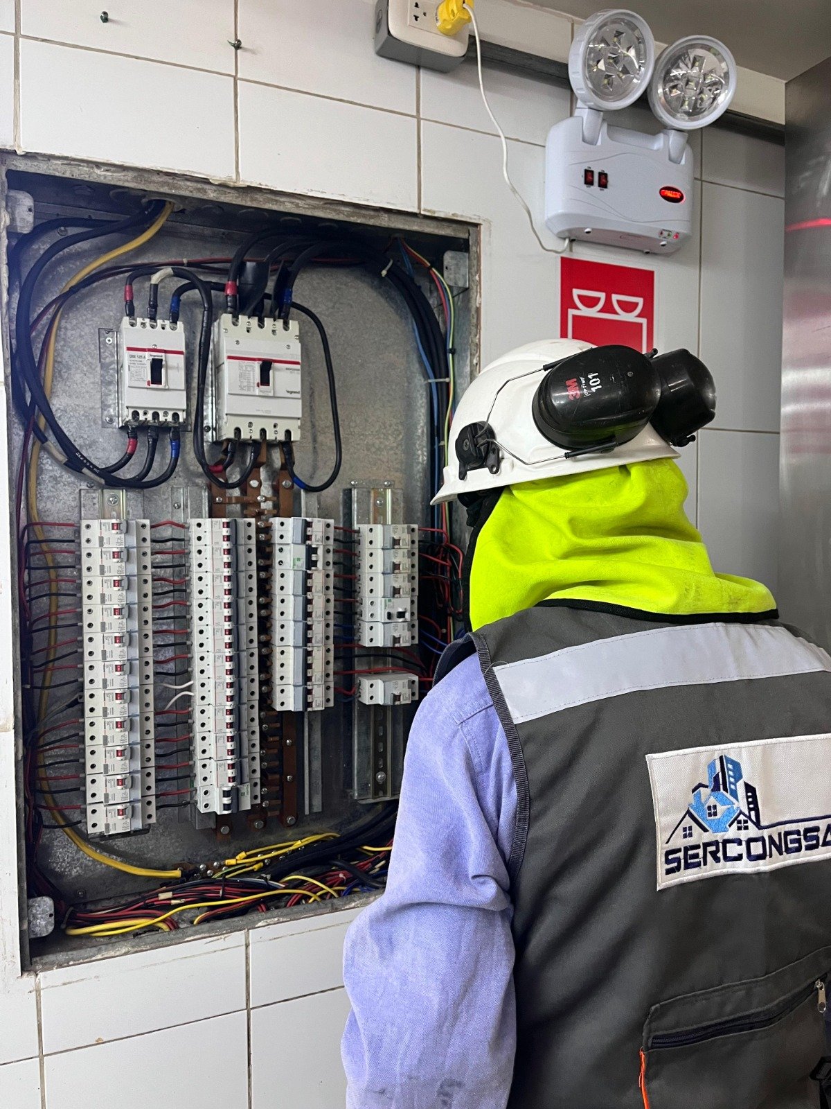 Inspección y Mantenimiento de Tableros Electricos