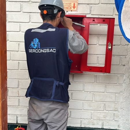 Instalación de gabinete de Extintor